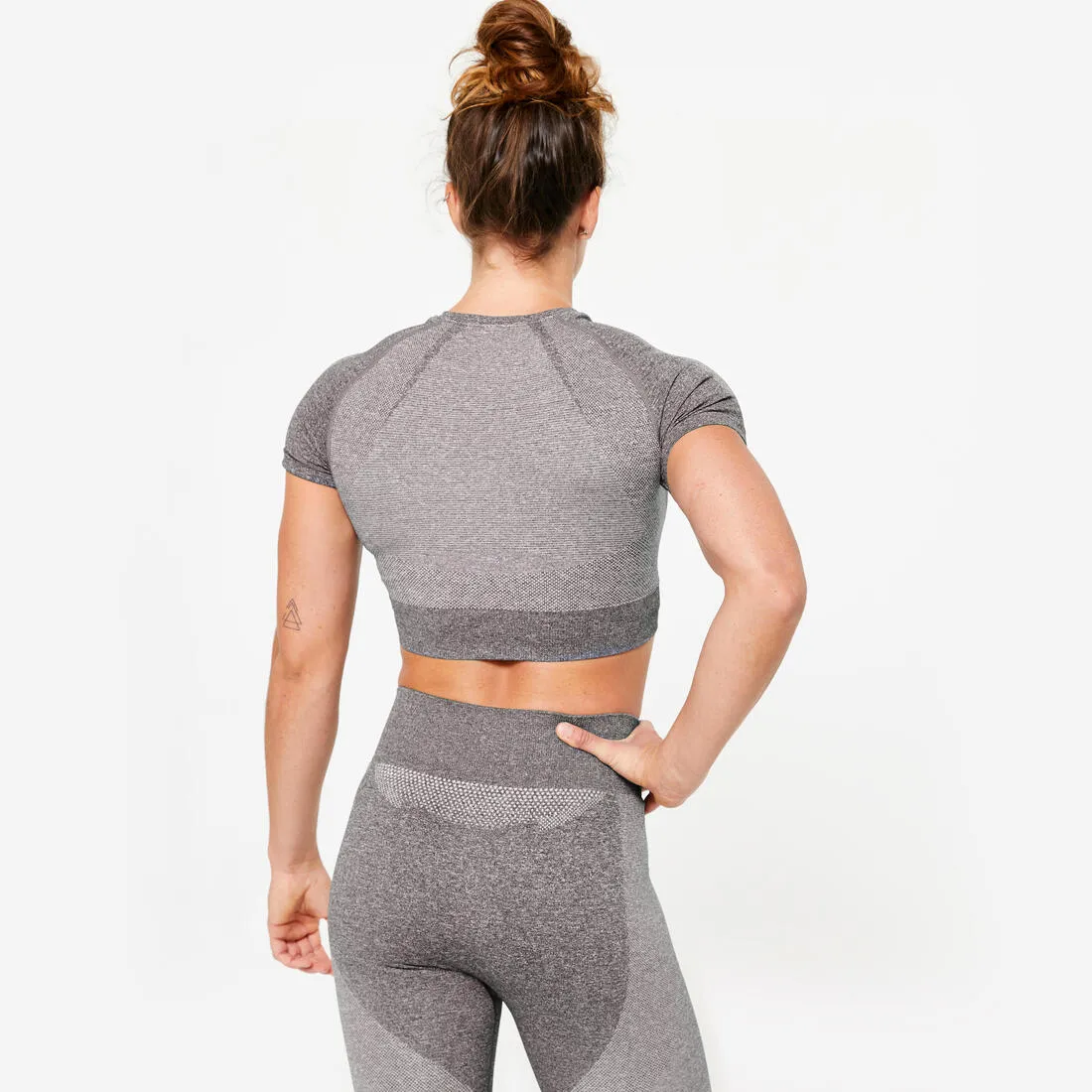Seamless Cropped Fitness T-shirt - Short-Sleeved