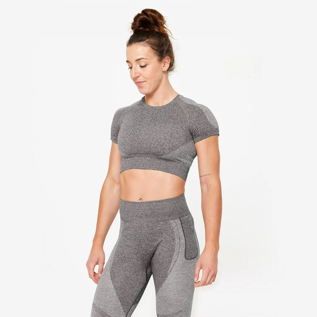 Seamless Cropped Fitness T-shirt - Short-Sleeved